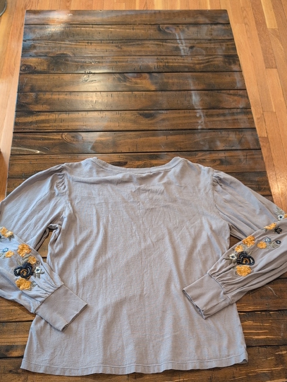Driftwood Embroidered Floral Long Sleeve Macey Clare - Picture 7 of 7